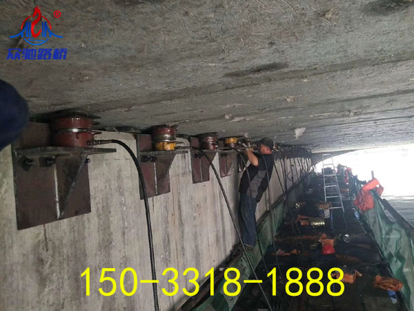 滑動(dòng)支座頂推梁連續(xù)梁搭建方法如何